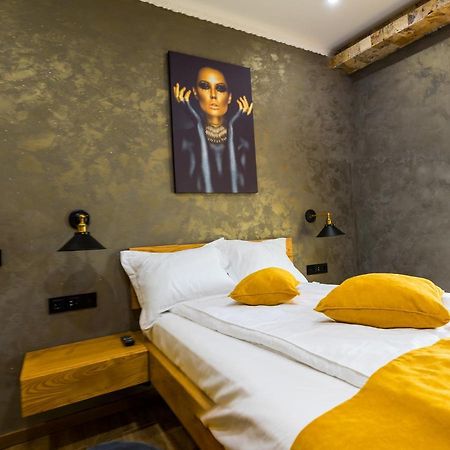 Apartmán Cyborg Flat Petroşani Exteriér fotografie
