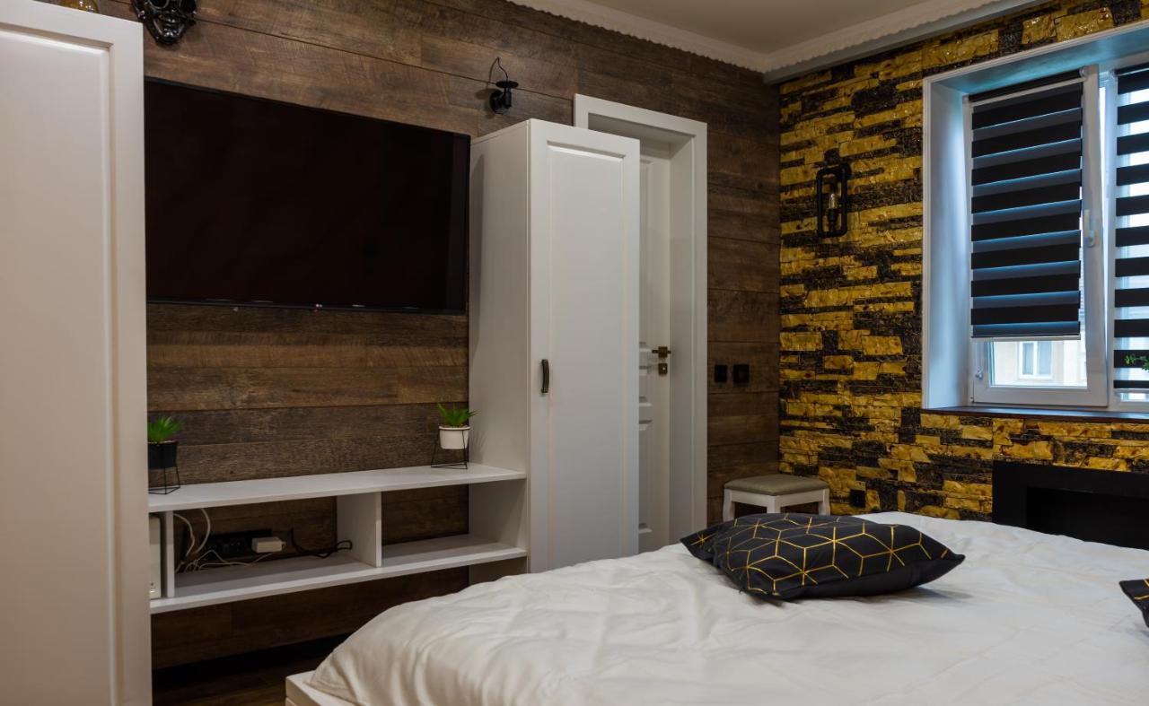 Apartmán Cyborg Flat Petroşani Exteriér fotografie